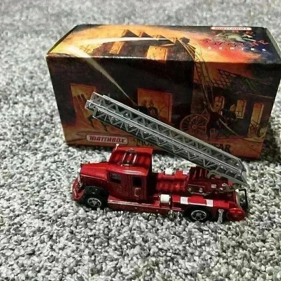 Matchbox Models Of Yesteryear Fire Engine YFE05 1932 Mercedes-Benz Ladder Truck - Picture 1 of 12